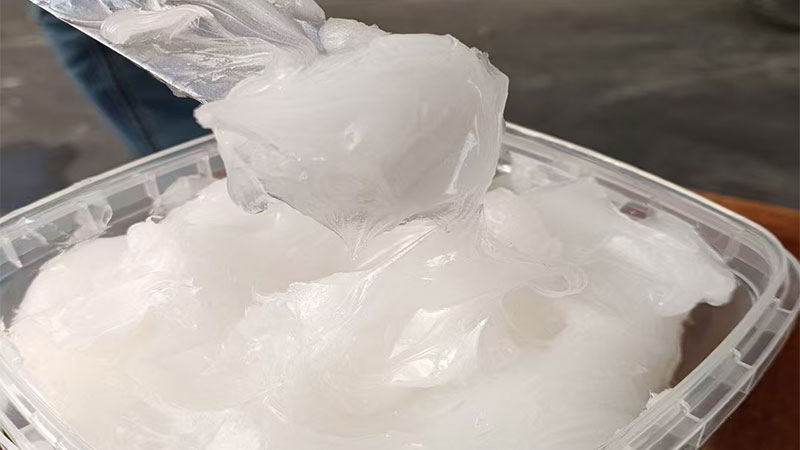 乳化切削液：提升模具加工精度与刀具寿命的综合解决方案